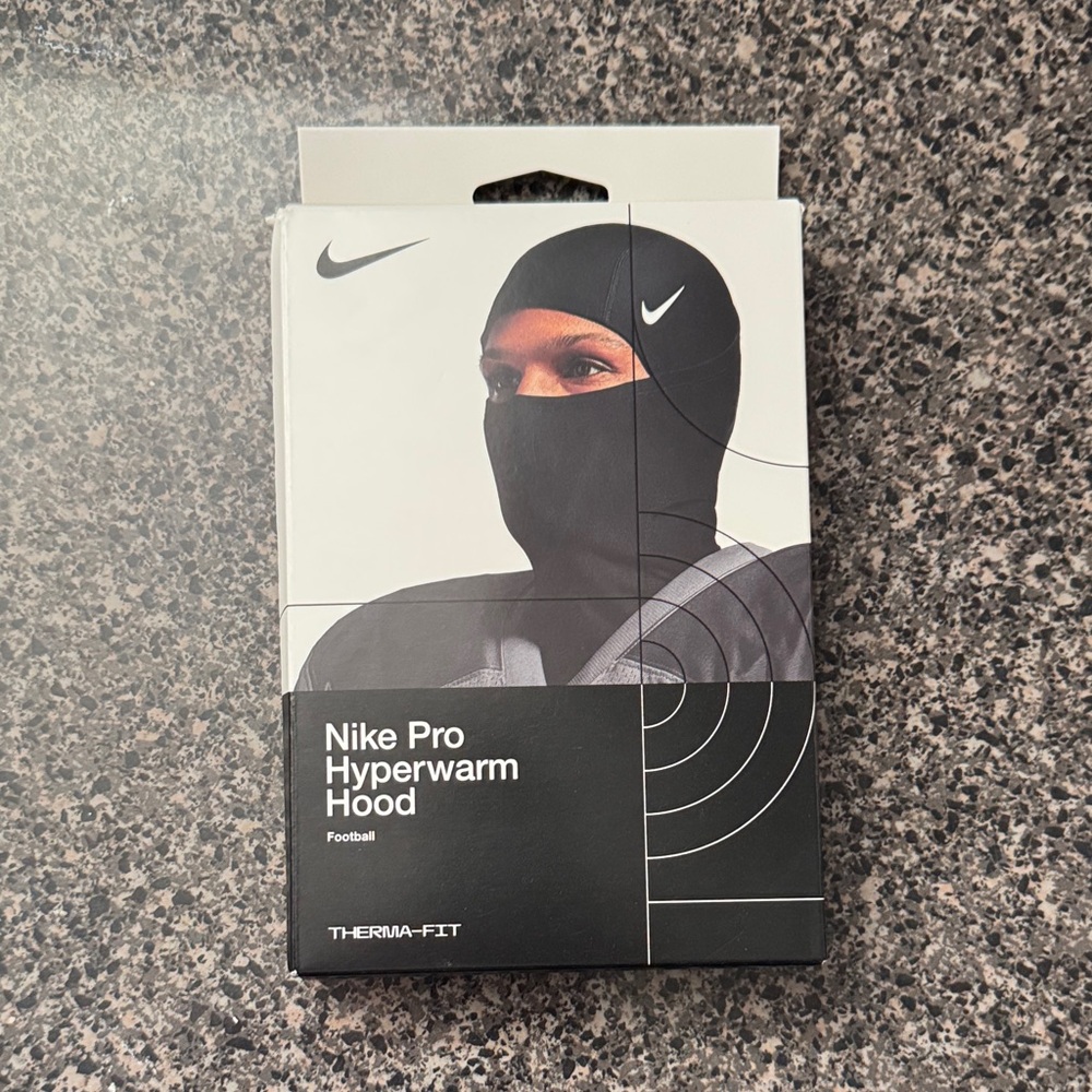 Nike Pro Hyperwarm Hood in Black